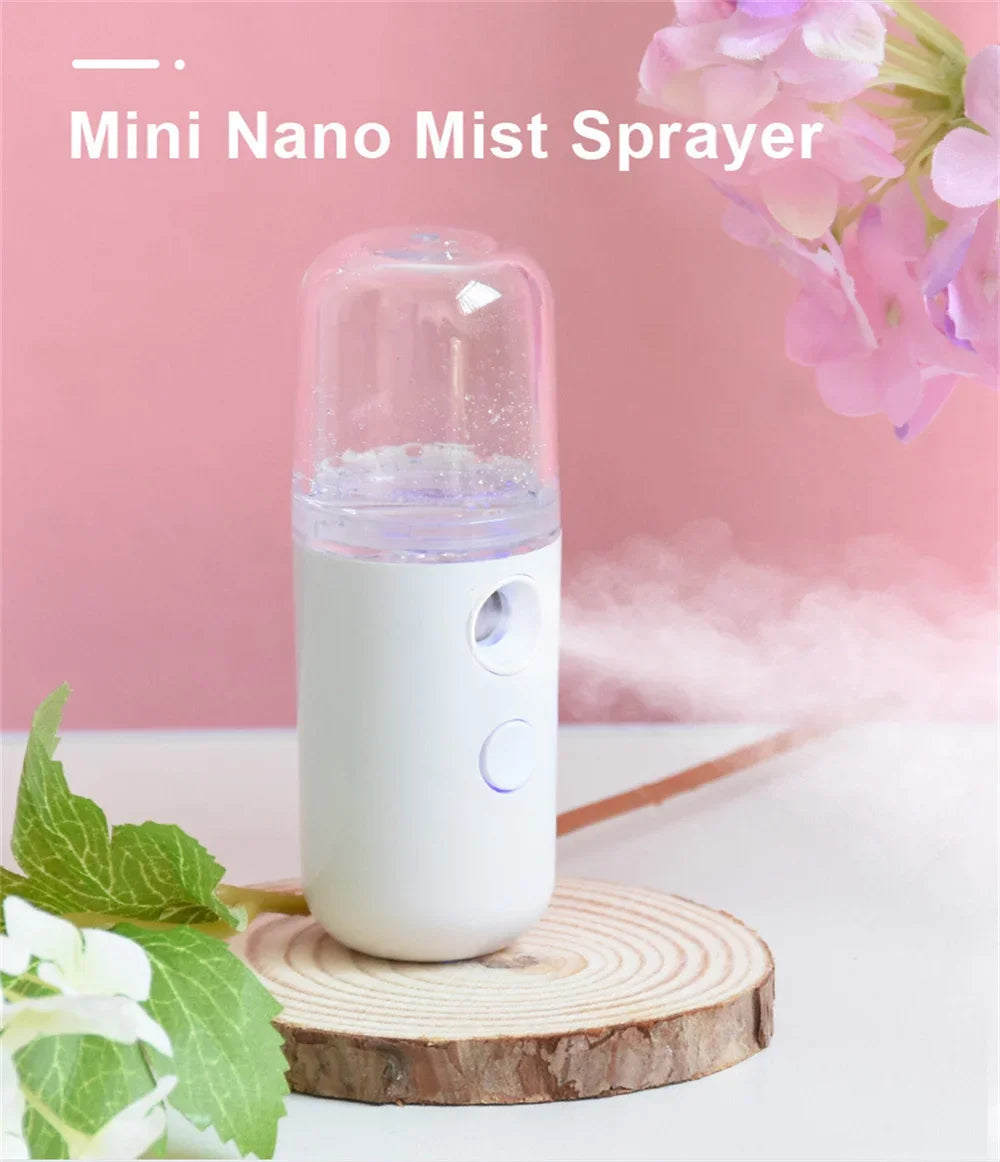 Nano Facial Hydrator Sprayer – Mini Rechargeable Face Steamer & Humidifier pour Soins de Peau & Beauté